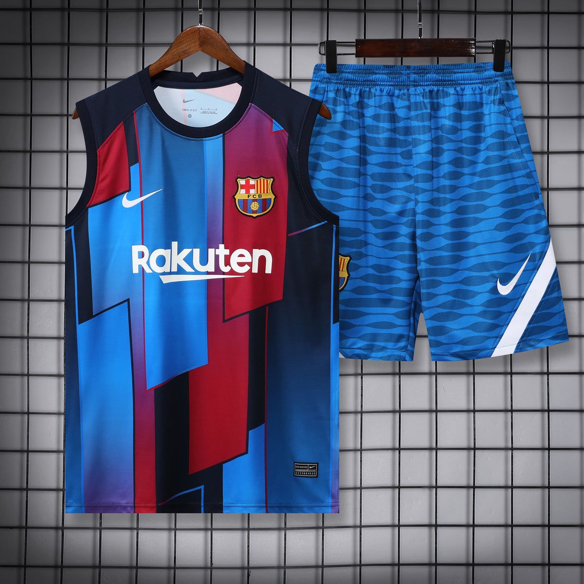 BARCELONA WEST AND SHIRT TRAINING KIT